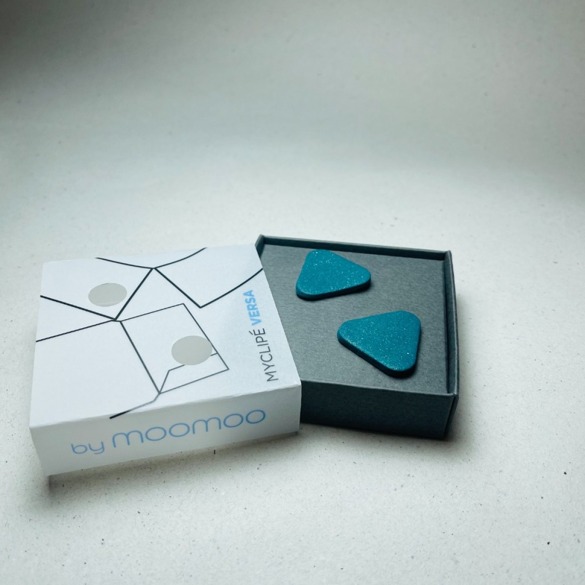 VERSA TRIANGLE PETROL METAL8